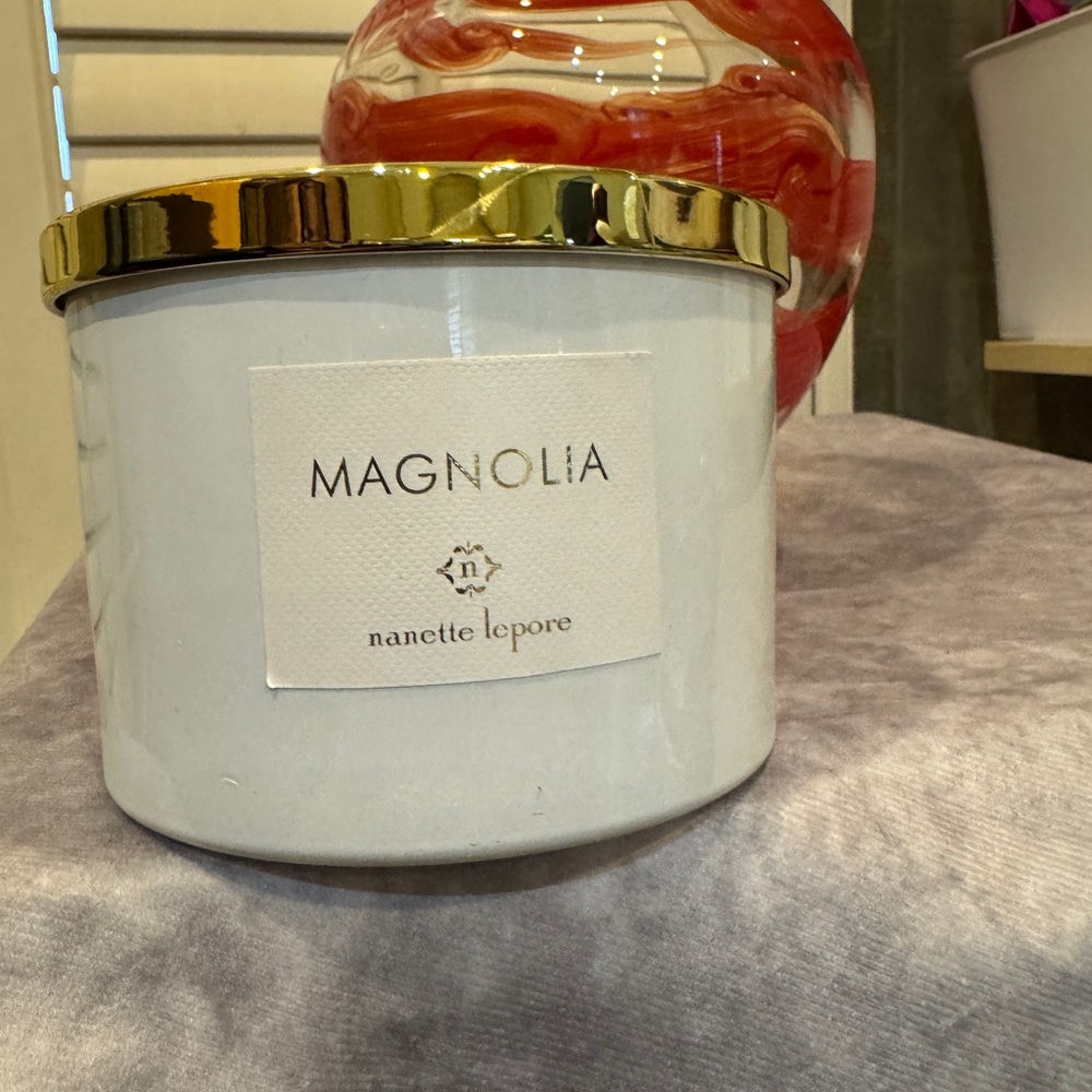 Nanette Lepore White Candle‎ with Gold Accents